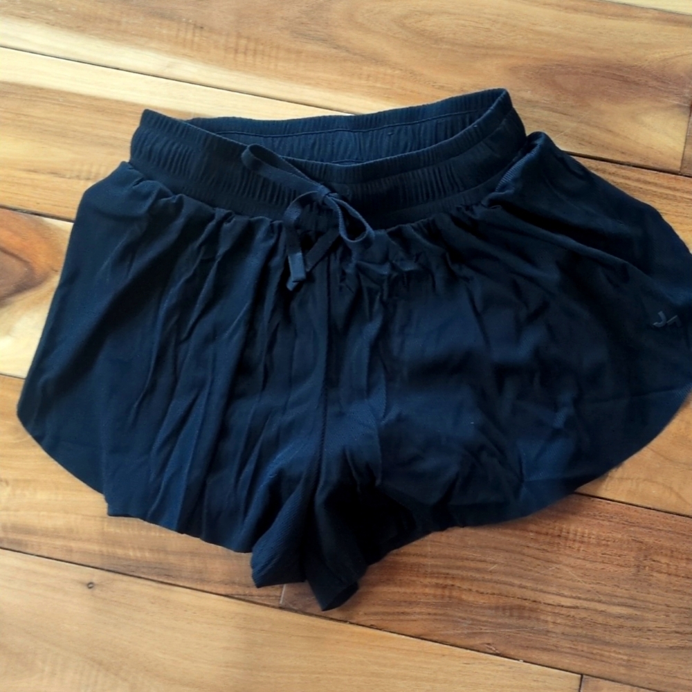 NWOT joylab flutter shorts